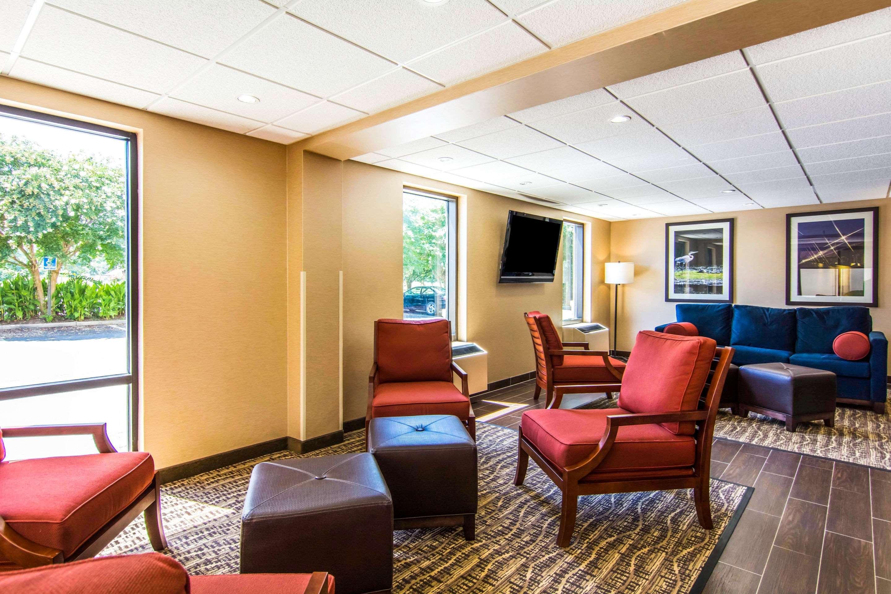 Comfort Inn Newport News-Williamsburg East Exterior foto